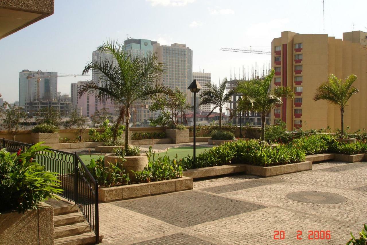 67 Sqm. Condo Unit In Robinson Place Residences 마닐라 외부 사진