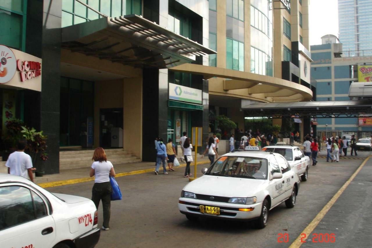67 Sqm. Condo Unit In Robinson Place Residences 마닐라 외부 사진