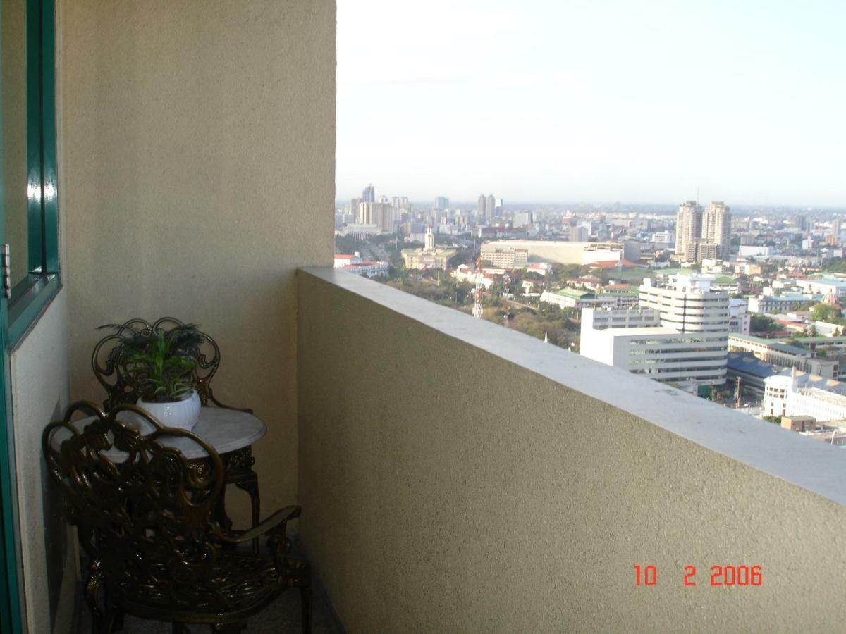 67 Sqm. Condo Unit In Robinson Place Residences 마닐라 외부 사진