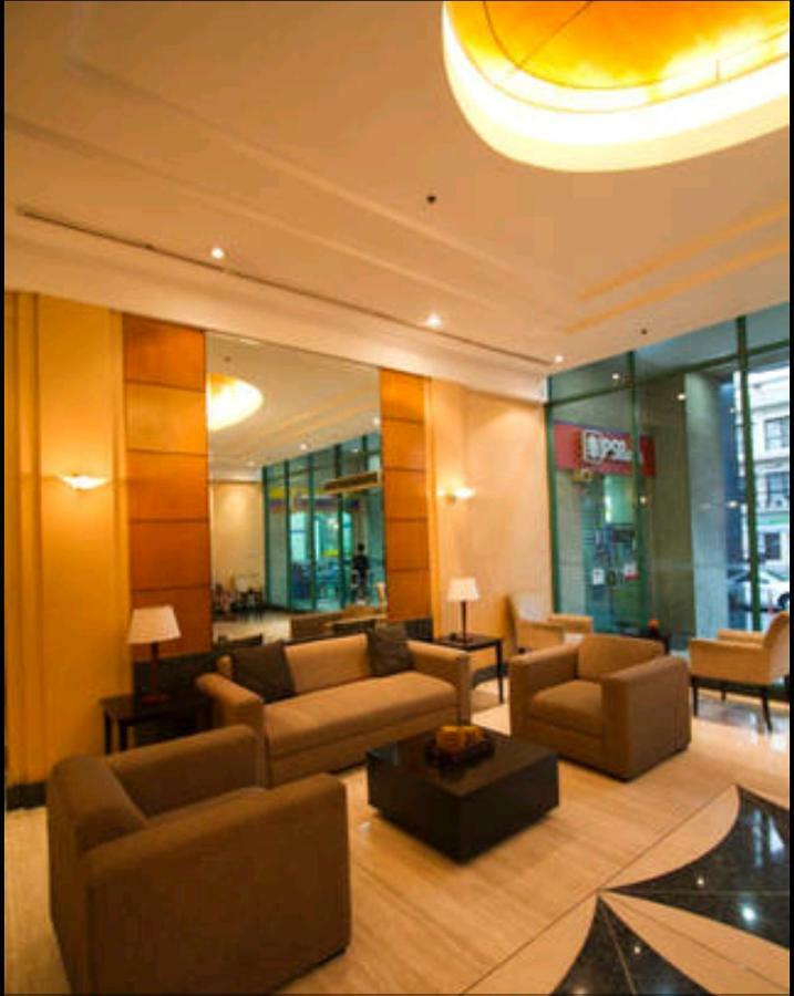 67 Sqm. Condo Unit In Robinson Place Residences 마닐라 외부 사진