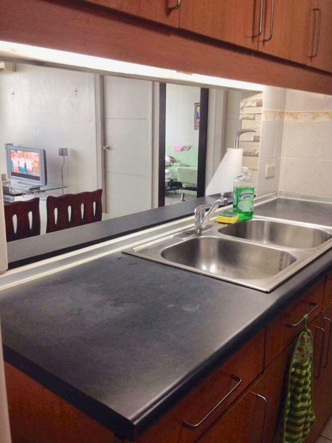 67 Sqm. Condo Unit In Robinson Place Residences 마닐라 외부 사진