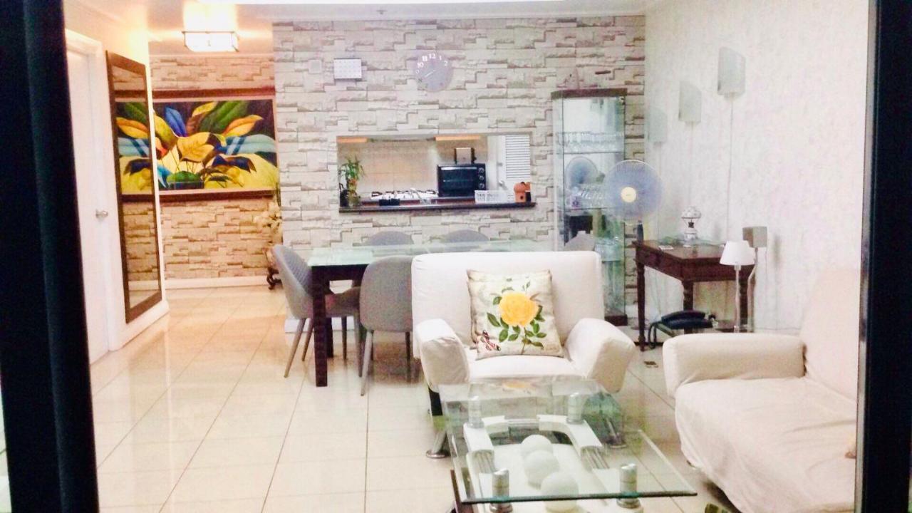 67 Sqm. Condo Unit In Robinson Place Residences 마닐라 외부 사진