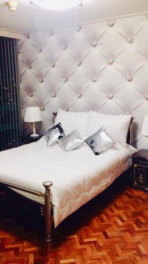 67 Sqm. Condo Unit In Robinson Place Residences 마닐라 외부 사진